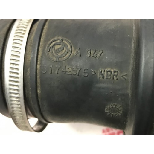 Патрубок воздушного фильтра Fiat Doblo 1.3 MJTD 2000-2010 51742575